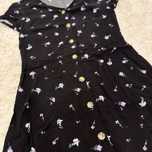 H&M Girls Black Floral Button Front Dress. Girls size 14. EUC. - Picture 3 of 4